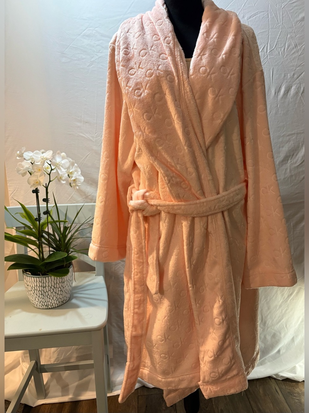Calvin Klein Women's Peach Plush Shawl-Collar Robe